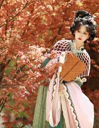 枫叶仕女图 是三七呀