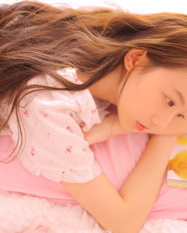甜美少女居家粉红睡衣