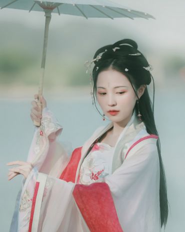 湖畔游园记