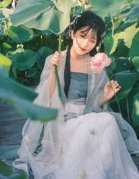 误入莲花深处 静静