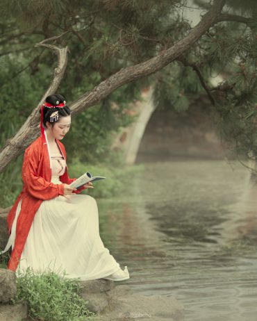 宋仕女图
