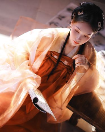 紫薇花下的汉服妹子