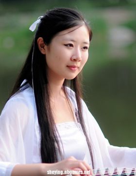 【红色影像】北京植物园外拍白衣小龙女