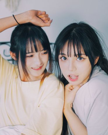 姐妹成对，快乐加倍