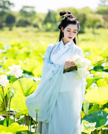 荷花，汉服，小仙女