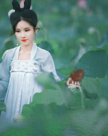荷花古装人像