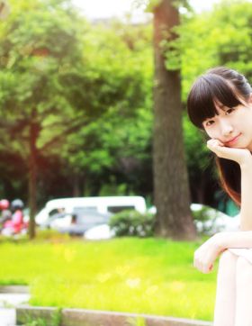 恋上花香额清纯少女