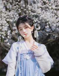 梅花初绽 奥特有点慢