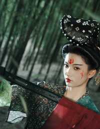 野心比美貌更锋利 周粥