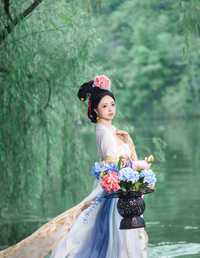 白伯骅仕女图仿妆