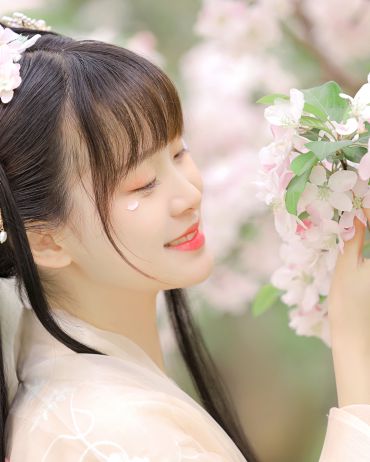唯见青山不见君 殚尽红颜如神明