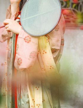 半醒半醉日复日，花落花开年复