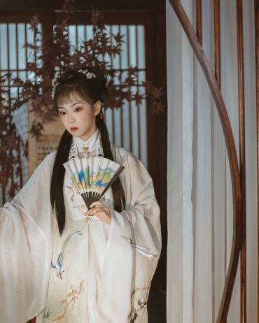汉服《天香引》