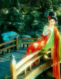 轻复原传统服饰