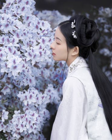 我本将心向明月 奈何明月照沟渠
